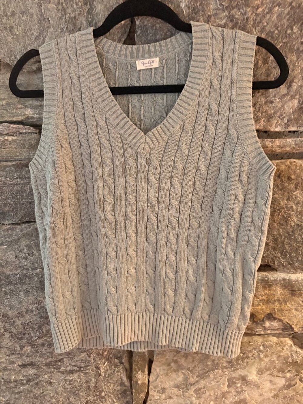 J GAULT BRANDY MELVILLE PREPPY SAGE GREEN CABLED V NECK SWEATER VEST; LIKE NEW